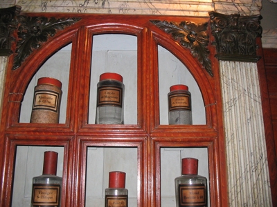 Apothicairerie de l'Hôpital de Chagny Apothicairerie de l'Hôpital de Chagny