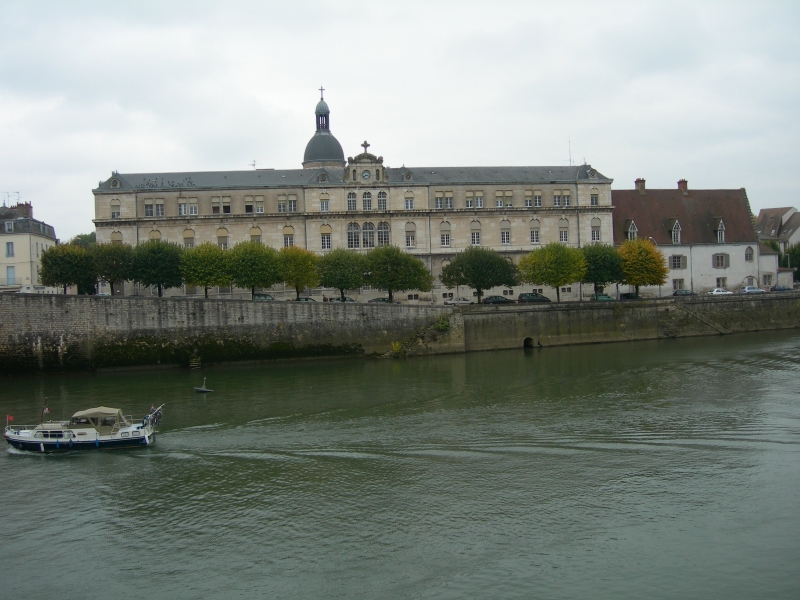 l'hôpital Saint-Laurent