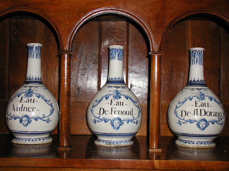 Hôtel-Dieu de Belleville - 3 pots dont eau de fenouil