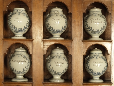 Apothicairerie de Châtillon-sur-Chalaronne - les pots