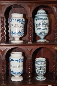 pots à pharmacie Moutiers Saint-Jean